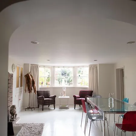Union Place, 3*
